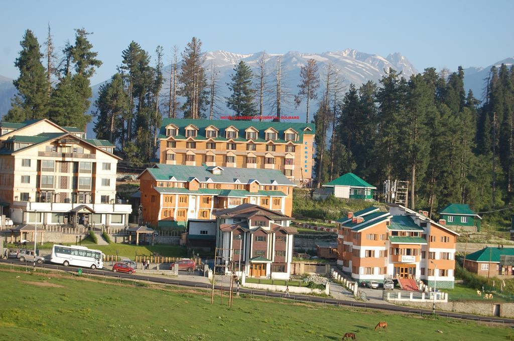 Hotel Zahgeer Continental Гульмарг Экстерьер фото