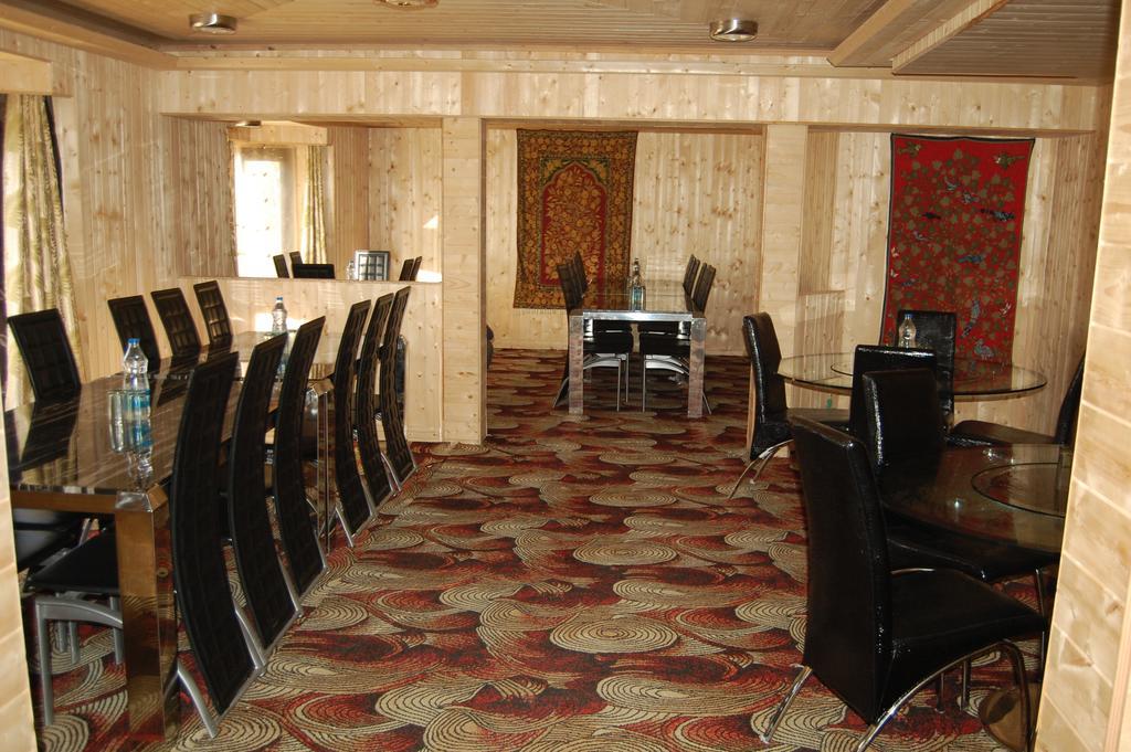 Hotel Zahgeer Continental Гульмарг Номер фото