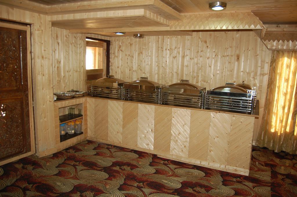 Hotel Zahgeer Continental Гульмарг Номер фото