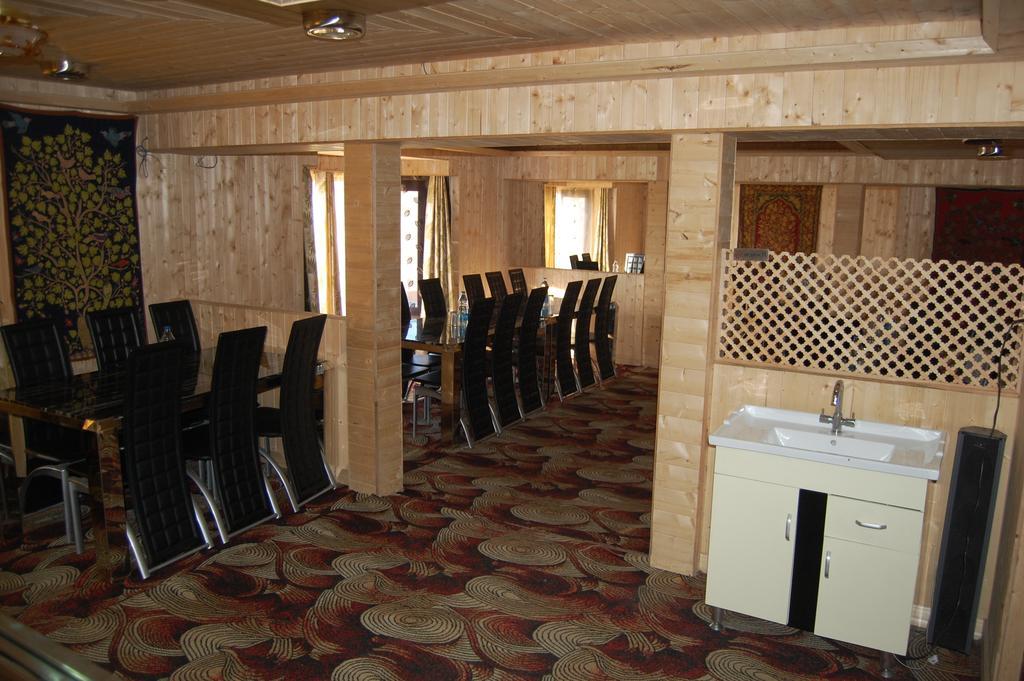 Hotel Zahgeer Continental Гульмарг Номер фото