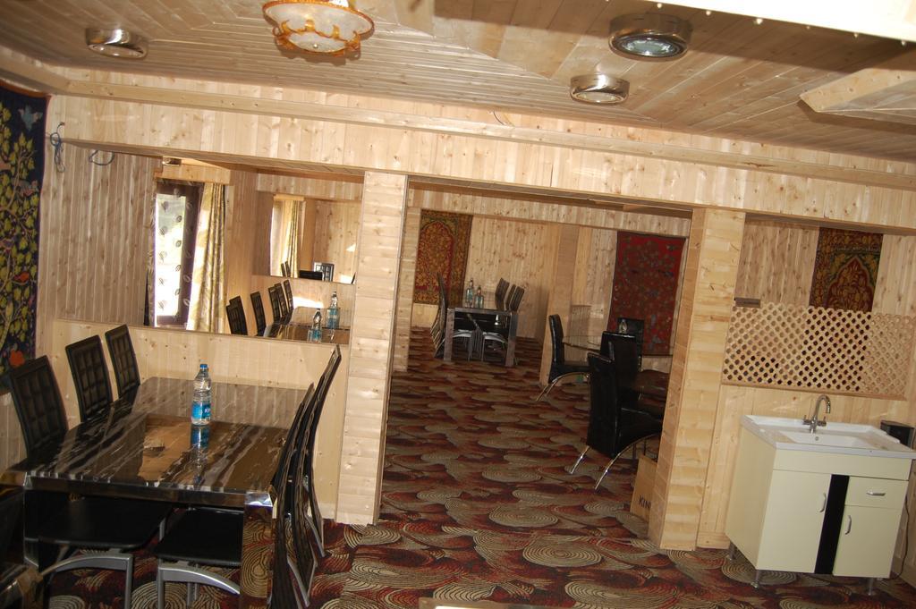 Hotel Zahgeer Continental Гульмарг Номер фото